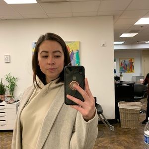 Meet your Posher, Laura